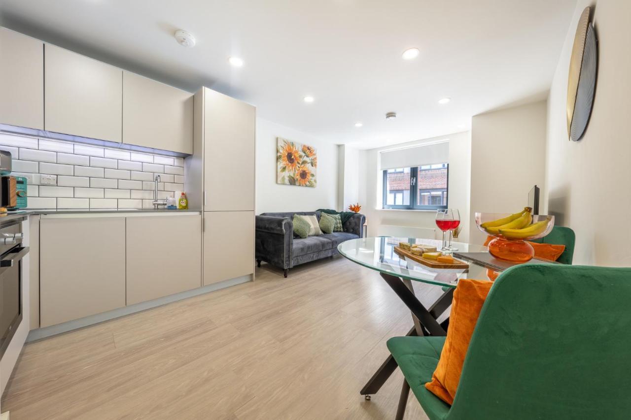 Luxury One Bedroom Serviced Apartment In The Heart Of Bedford Luaran gambar