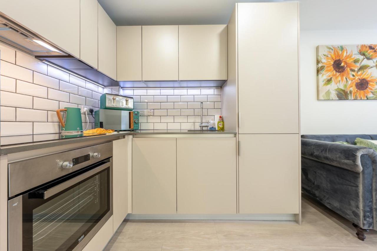 Luxury One Bedroom Serviced Apartment In The Heart Of Bedford Luaran gambar