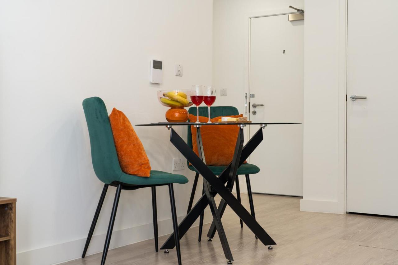 Luxury One Bedroom Serviced Apartment In The Heart Of Bedford Luaran gambar