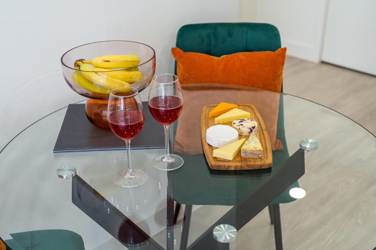 Luxury One Bedroom Serviced Apartment In The Heart Of Bedford Luaran gambar
