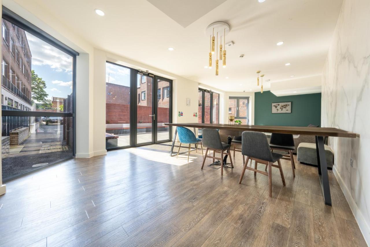 Luxury One Bedroom Serviced Apartment In The Heart Of Bedford Luaran gambar