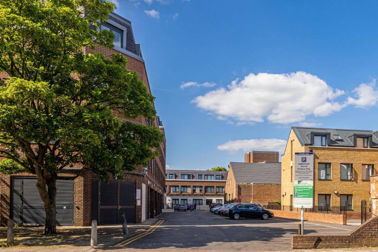 Luxury One Bedroom Serviced Apartment In The Heart Of Bedford Luaran gambar