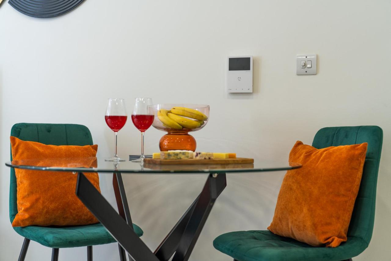 Luxury One Bedroom Serviced Apartment In The Heart Of Bedford Luaran gambar